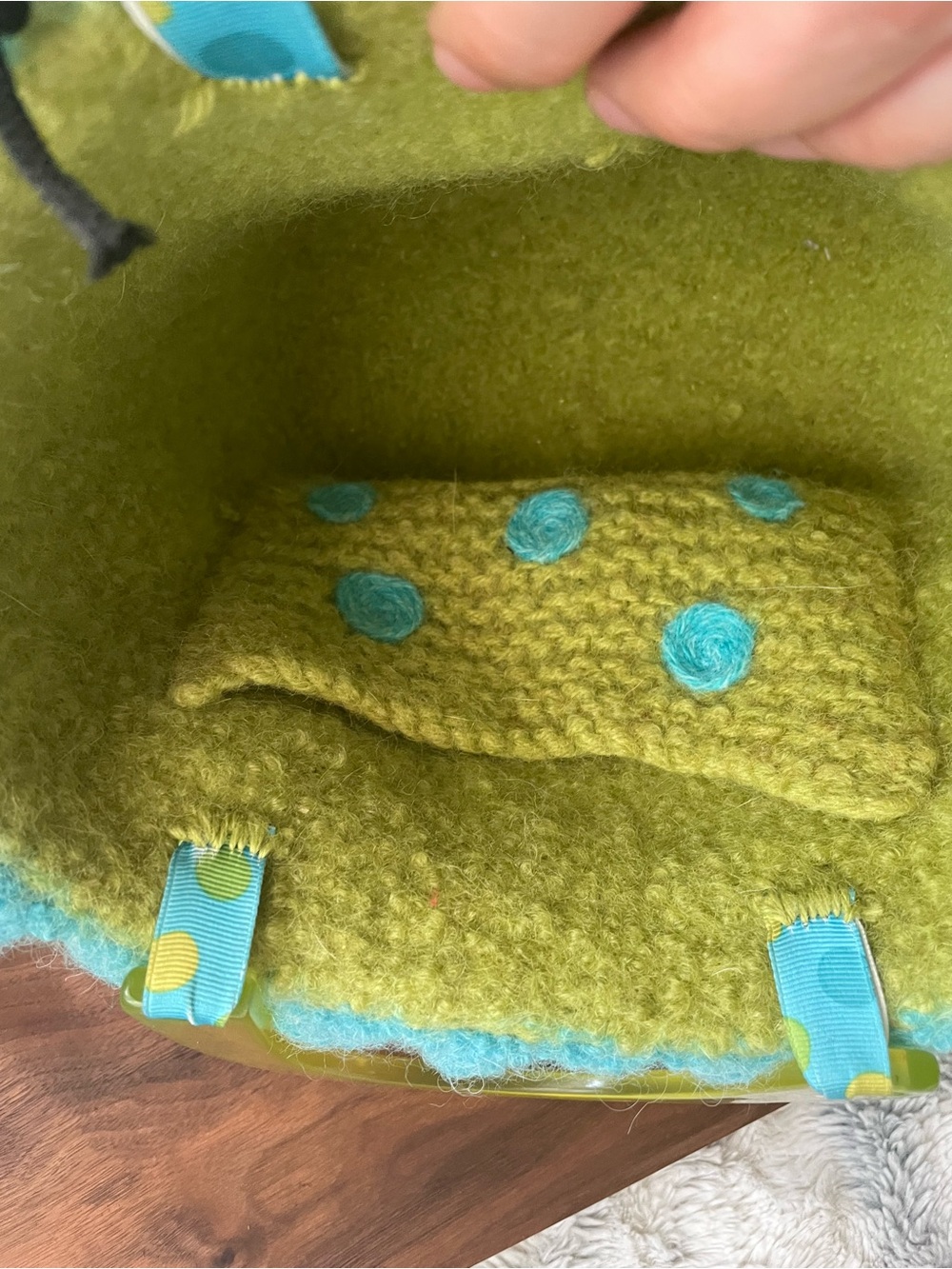 lime green felted wool purse with flowers - Picture 10 of 10